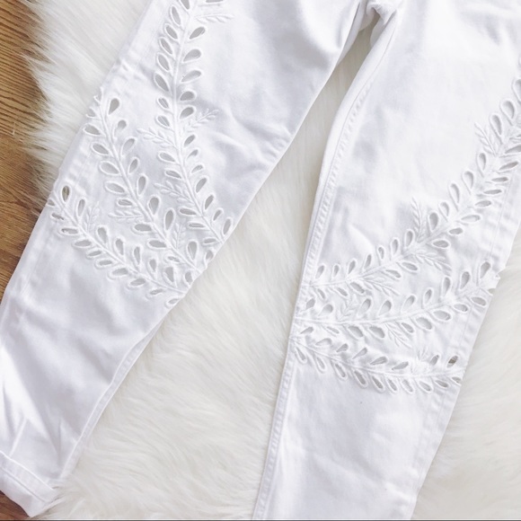 🌟SALE🌟TOPSHOP Cutout White Mom Jeans - Picture 6 of 6